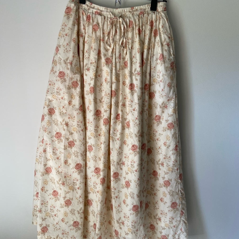Neuflora floral camrose skirt